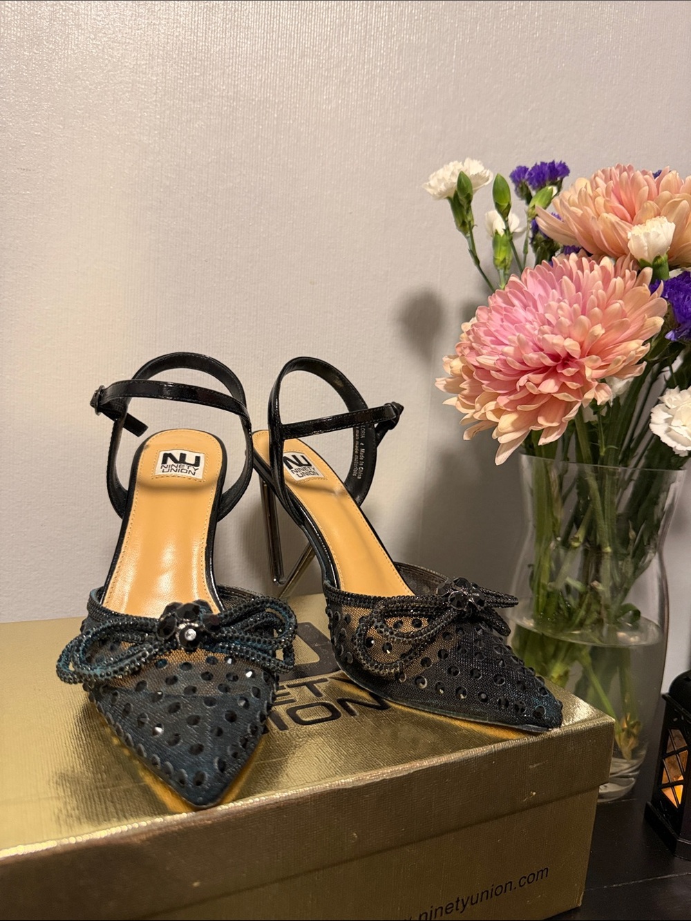 NU by Ninety Union Black Pointed-Toe Bow  Heels